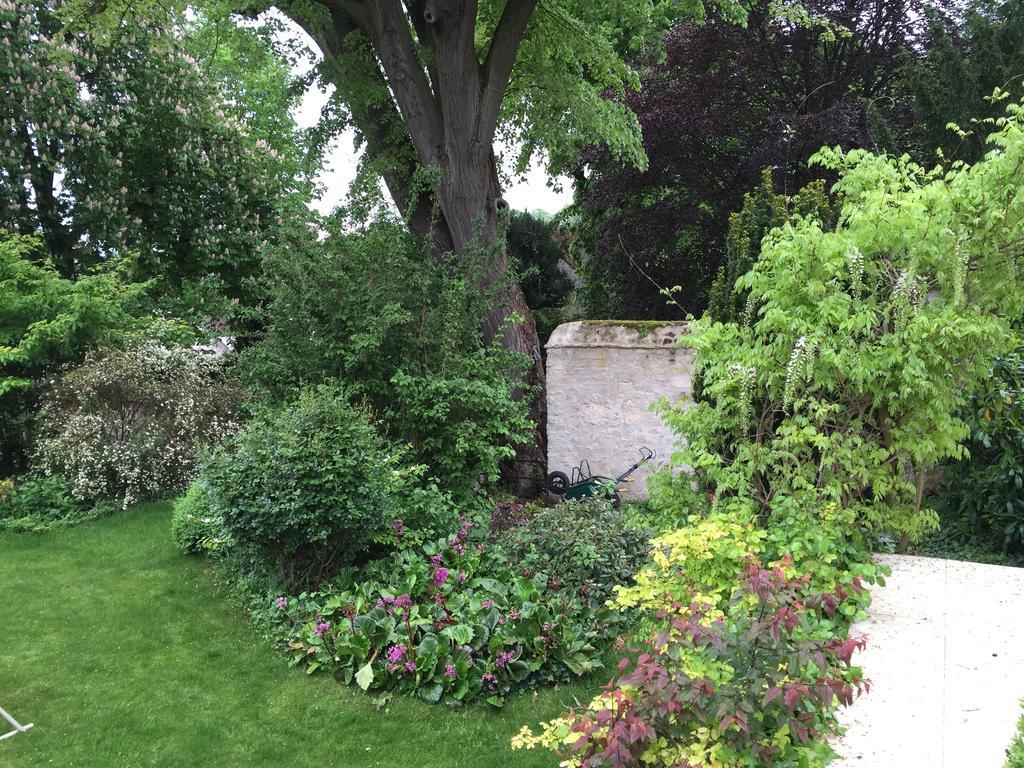 Le Castel Ecossais Bed & Breakfast Senlis  Exterior photo